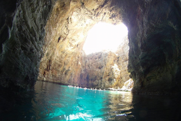 scuba-purple-cave
