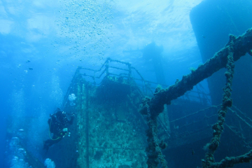 scuba-shipwreck
